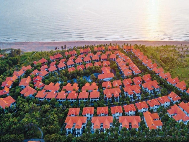 Vị trí biệt thự Furama Villas Đà Nẵng vừa gần biển vừa dễ dàng liên kết các tiện ích xung quanh
